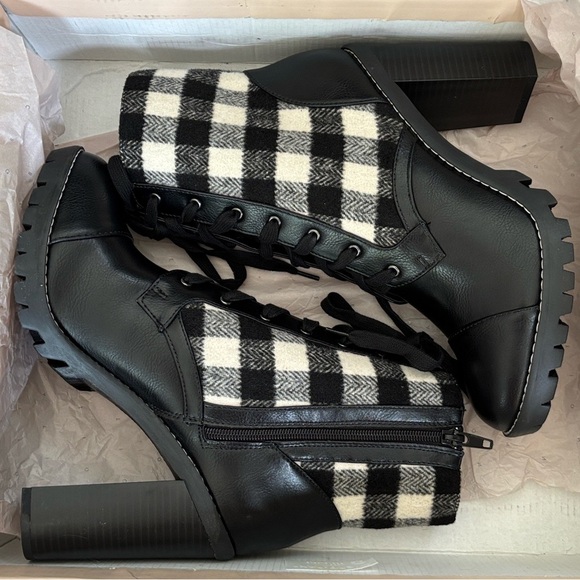 Brand New BCBGeneration Pilas Heeled Lace Up Bootie Black & Ivory Plaid Flannel - Picture 13 of 16